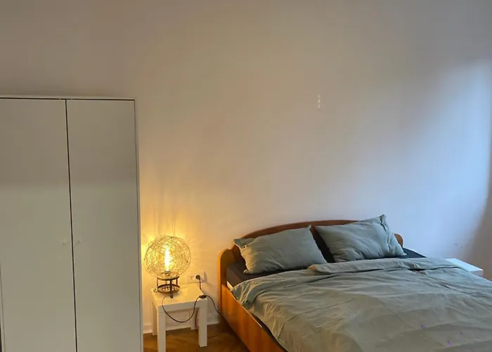 Cozy Double Bedroom Apartment